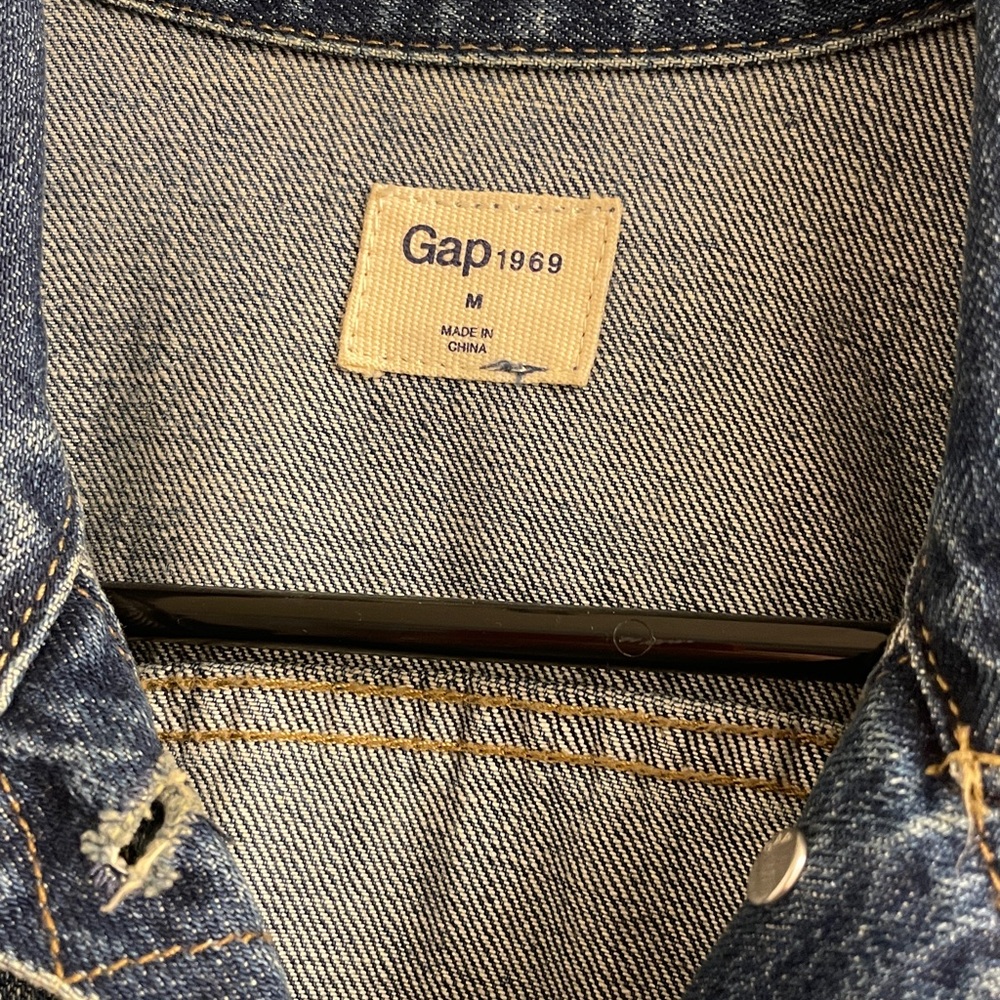 GAP Jean Jacket - Picture 2 of 6